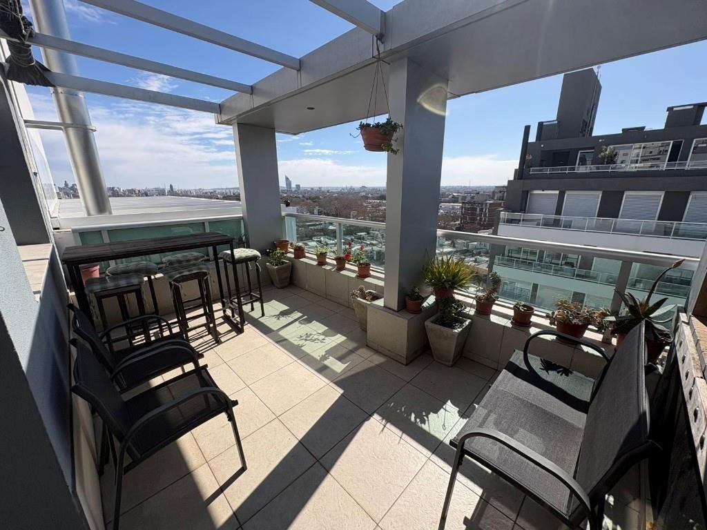 IDEAL PENTHOUSE AMUEBLADO CON TERRAZA Y GGE EN TRES CRUCES!