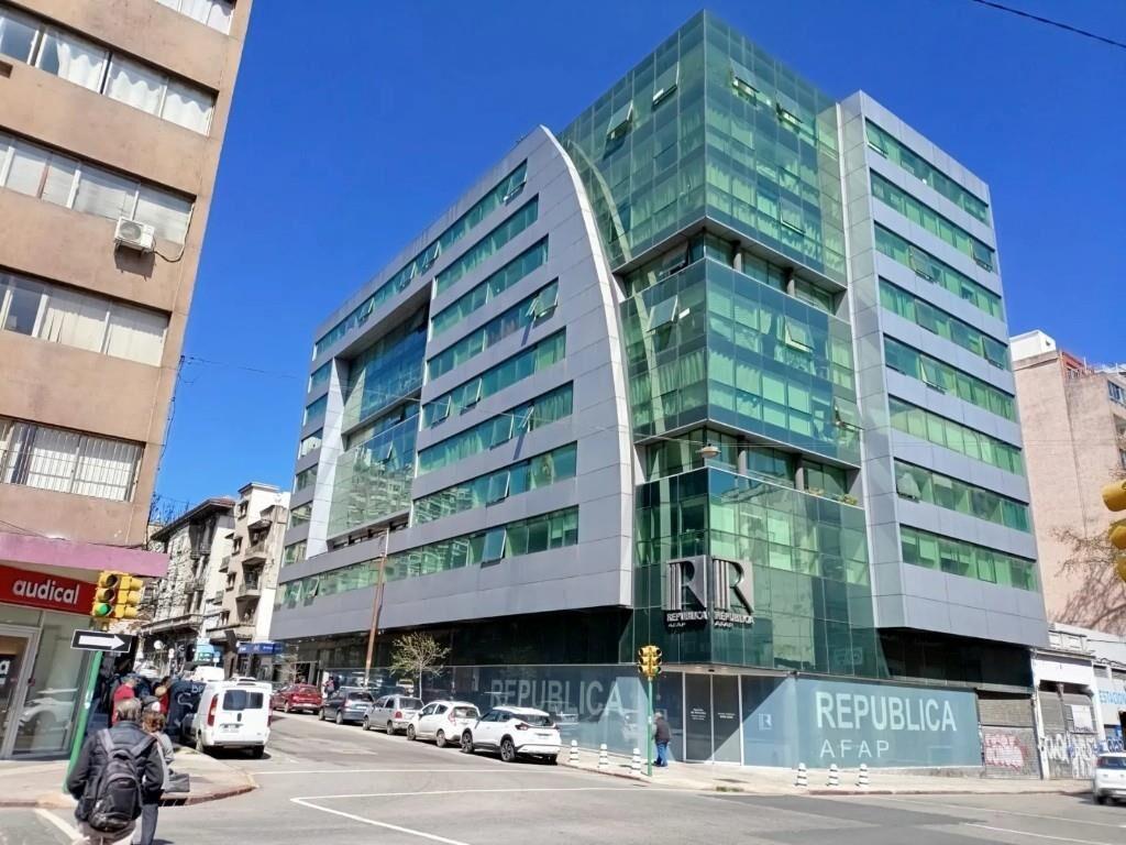 IDEAL MONOAMBIENTE EN CORDÓN!
