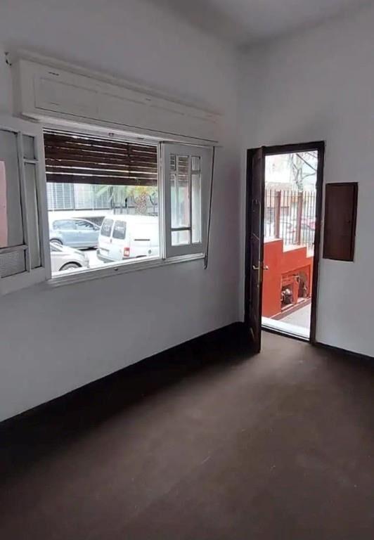 Se alquila Casa PH 2 dorm 1 baño, Calle Marco Bruto, Pocitos