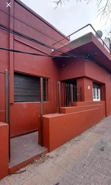 Se alquila Casa PH 2 dorm 1 baño, Calle Marco Bruto, Pocitos