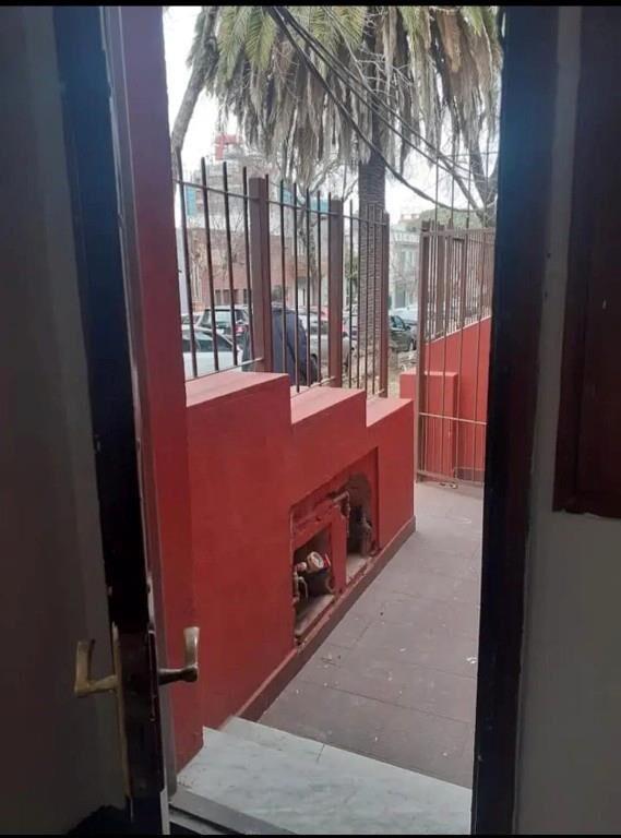 Se alquila Casa PH 2 dorm 1 baño, Calle Marco Bruto, Pocitos