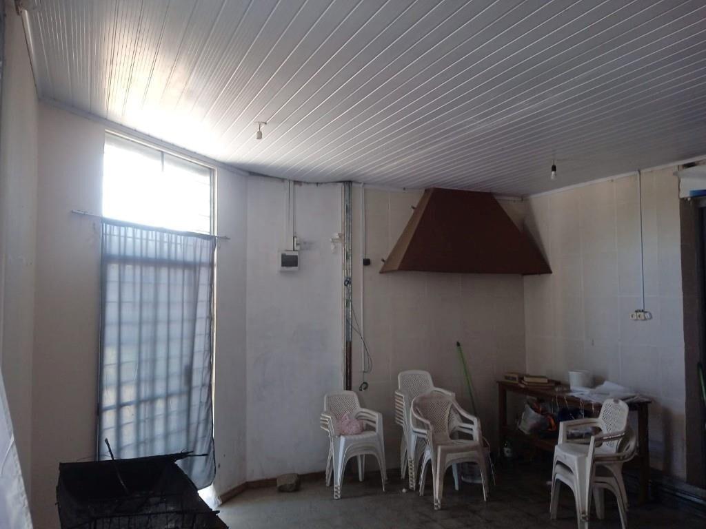 Casa en Centro de Salto a Reciclar. Oportunidad.