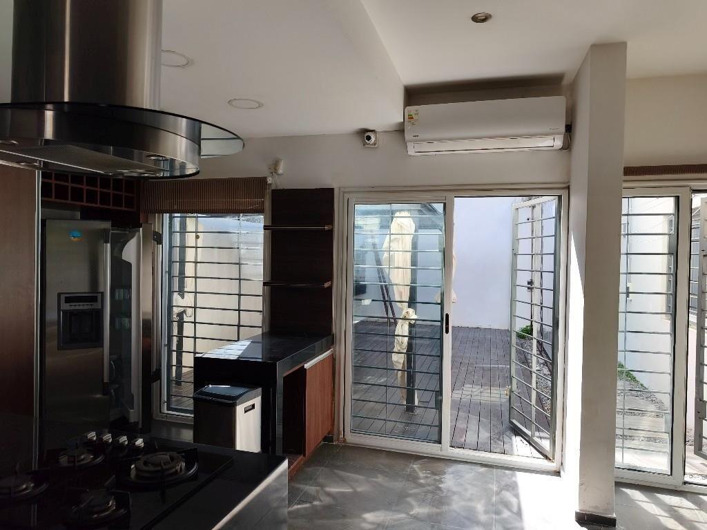 alquiler casa 3 dormitorios jardin y fondo en Malvín