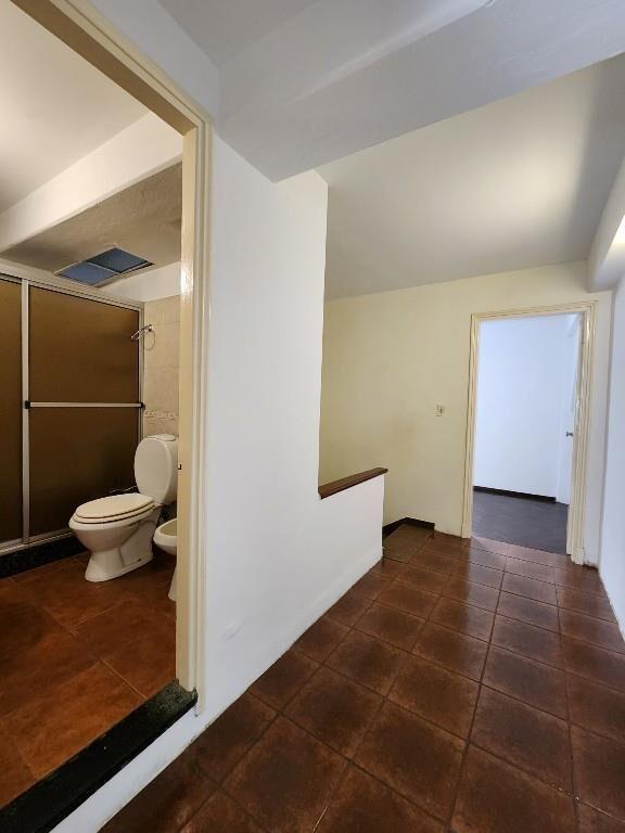 Casa En Venta, 2 Dormitorios, Patio, Dos Plantas, con Renta