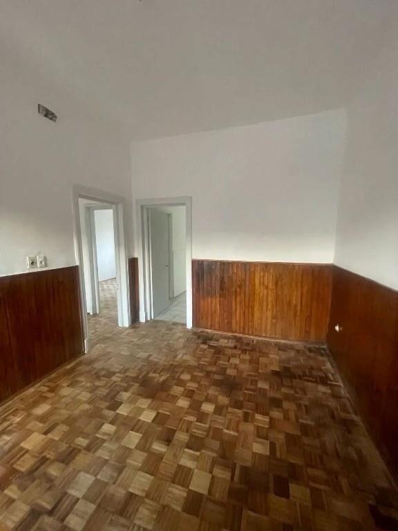 Hermosa casa a pasos de Solano lopez,cochera parrillero