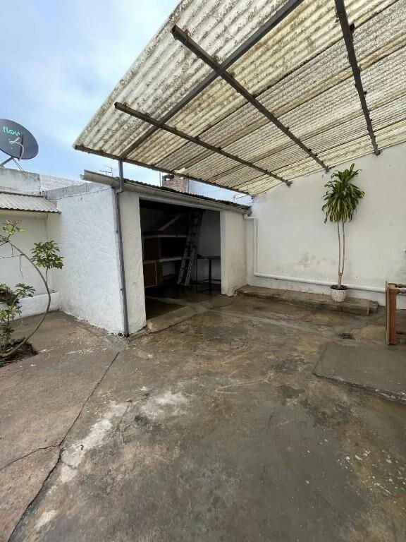 Hermosa casa a pasos de Solano lopez,cochera parrillero