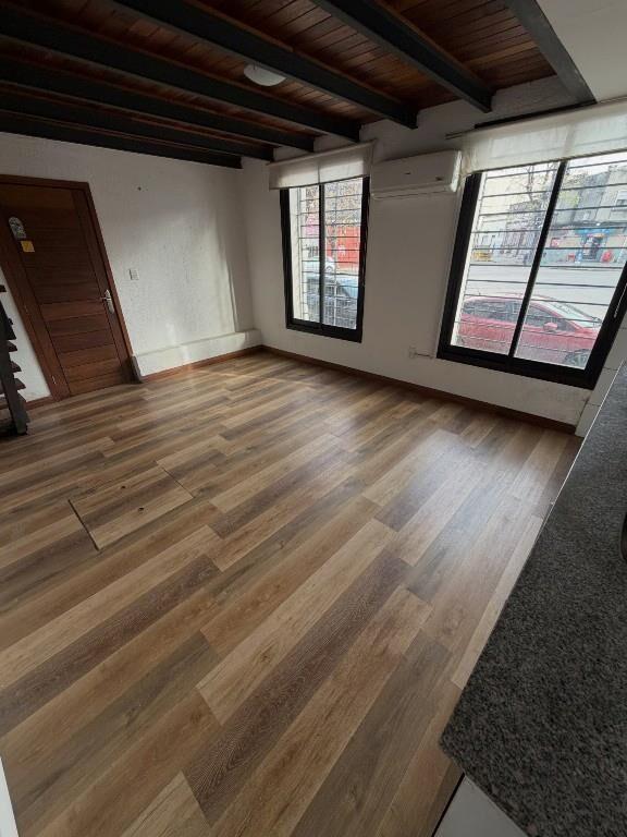 Duplex a pasos de S Martin y Millan,Gc bajisimos,impecable