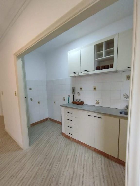 Hermoso apto, Pleno centro, todos los servicios, bajos gc