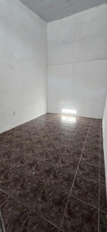 Linda Casita al Frente con Patio, Reciclada!!