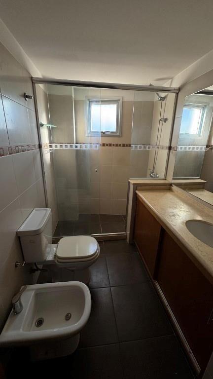 ALQ APTO : 110 m², 3 dormitorios, 3 baños y garaje doble