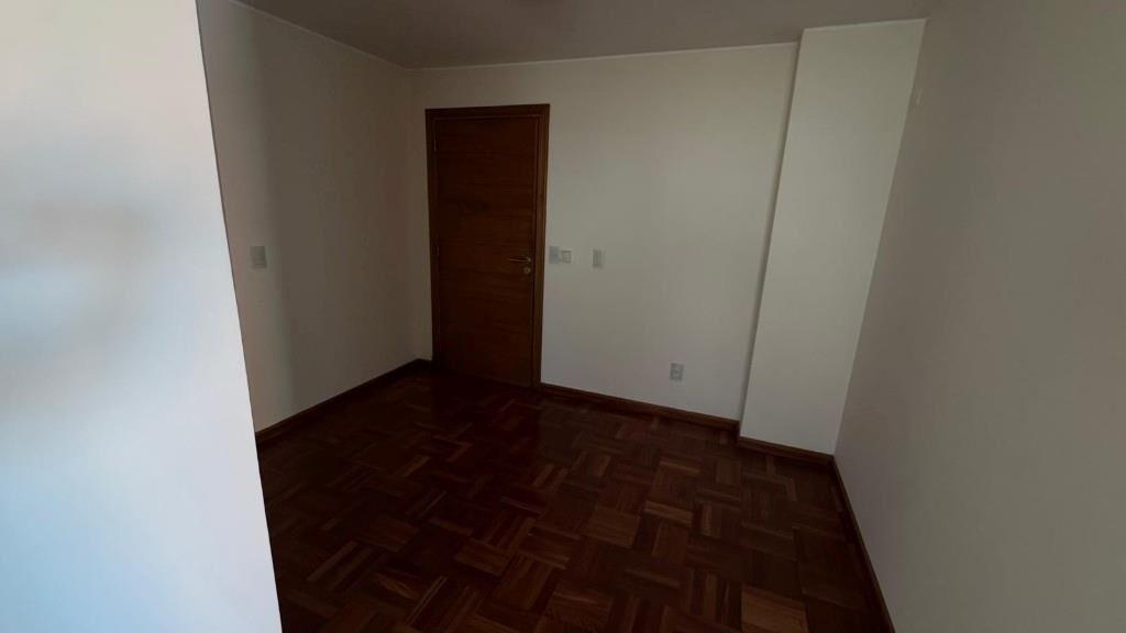 ALQ APTO : 110 m², 3 dormitorios, 3 baños y garaje doble