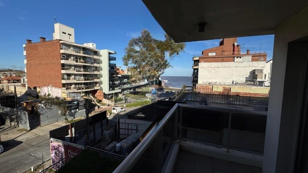 ALQ APTO : 110 m², 3 dormitorios, 3 baños y garaje doble
