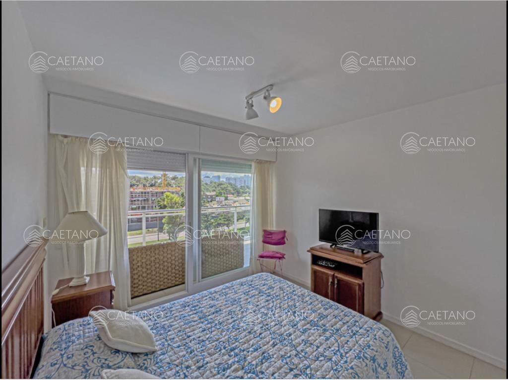 Venta. apto. Torre con servicios