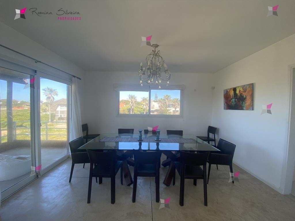 Casa en venta - Punta Piedras