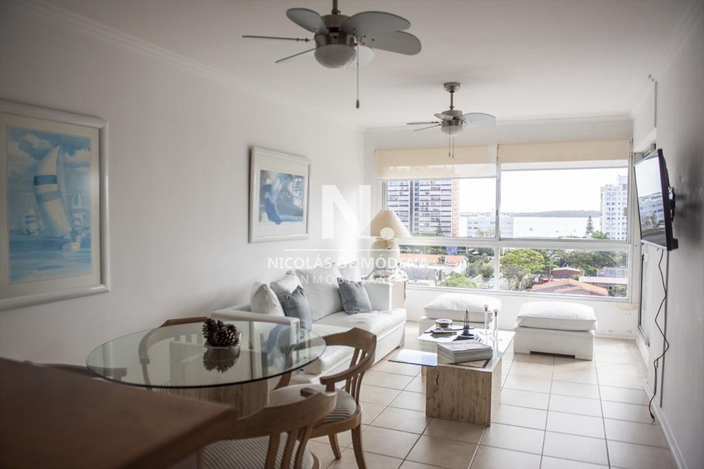 Vende apartamento de 2 dormitorios en Brava Punta del Este