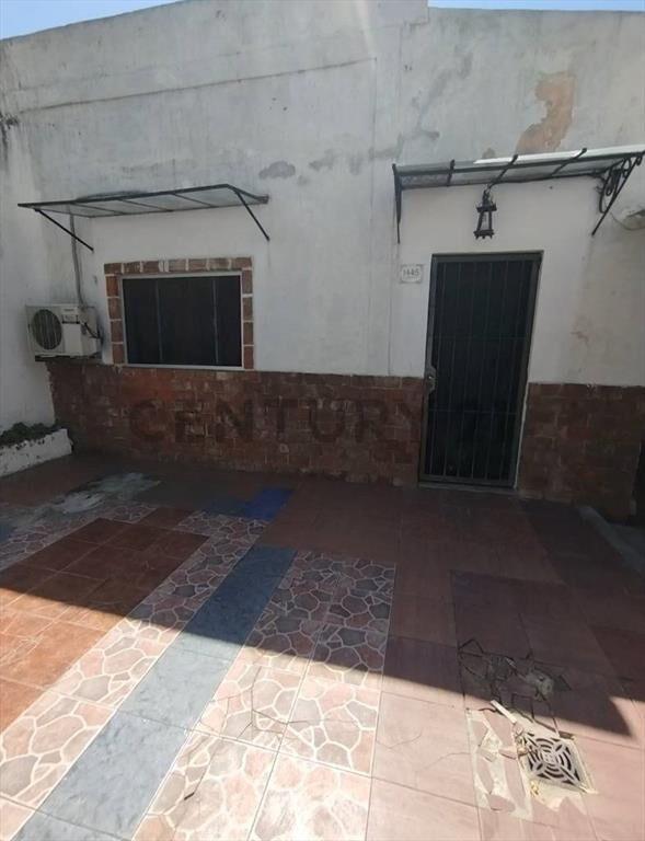 INVERSOR 3 CASAS/ 5COCHRERAS/A 1CUADRA BULEVAR ARTIGAS Y ...