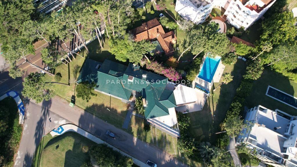 Casa en Venta de 5 Dormitorios en Playa Mansa,