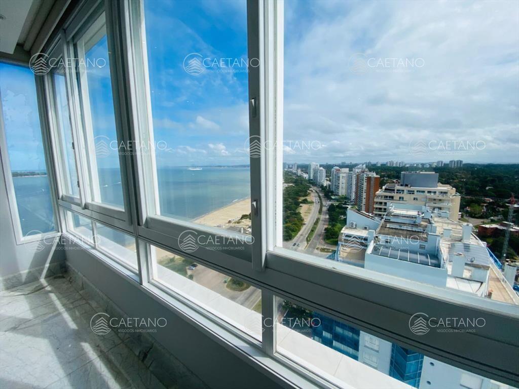 Venta apartamento 4 dormitorios. Playa mansa, del