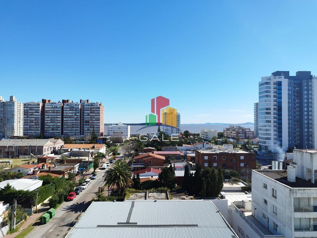 Alquiler y venta de apartamento de dos dormitorios en Punta