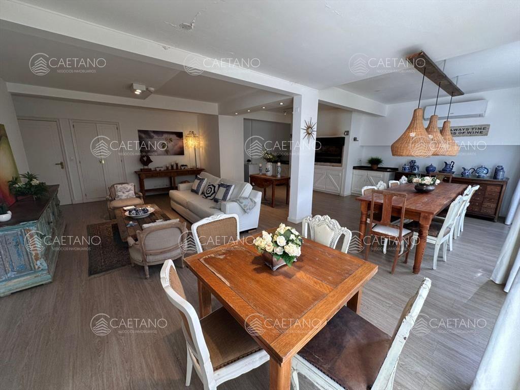 Se vende departamento de 4 dormitorios , Playa