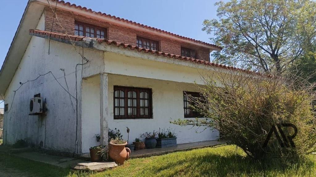 Casa En Venta Con 1000 M2 Totales En Carrasco Norte