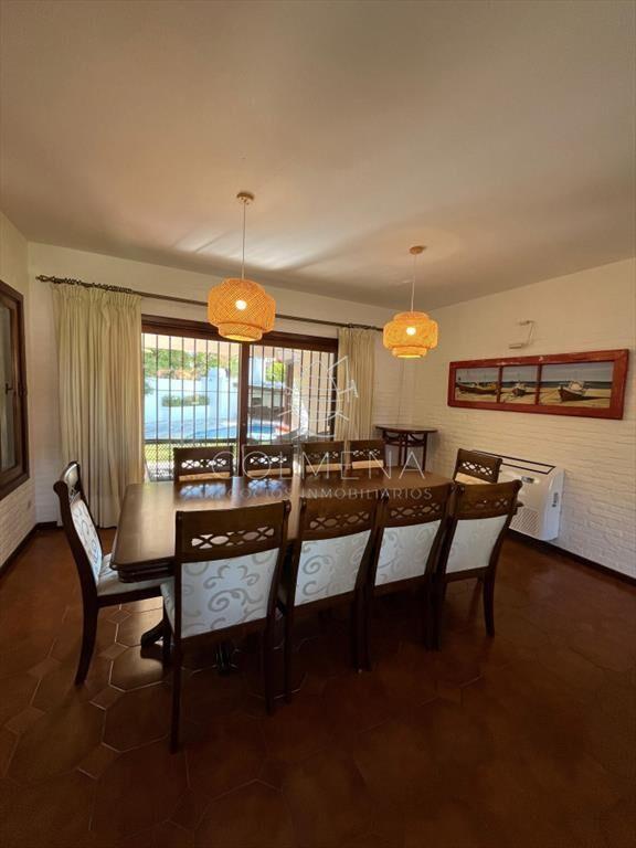 Alquiler Importante casa en Barrio Lugano