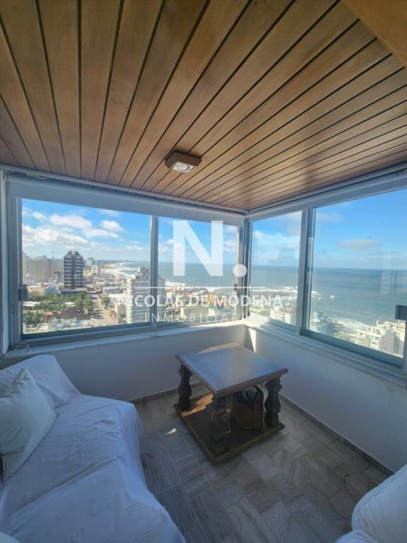 En venta apartamento de 2 dormitorios en Punta