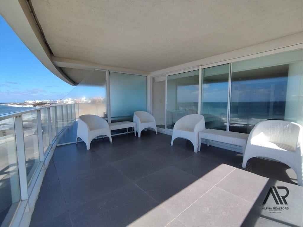 Apartamento en venta de 2 dormitorios en suite c/ cocher...