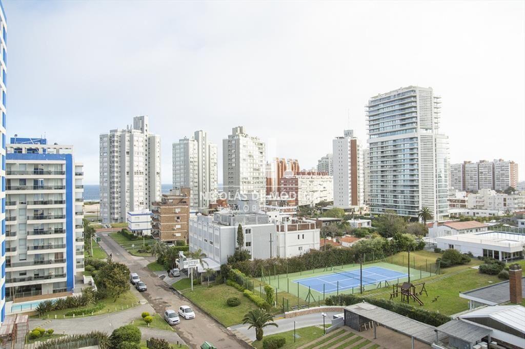 Departamento de 2 dormitorios en venta en torre
