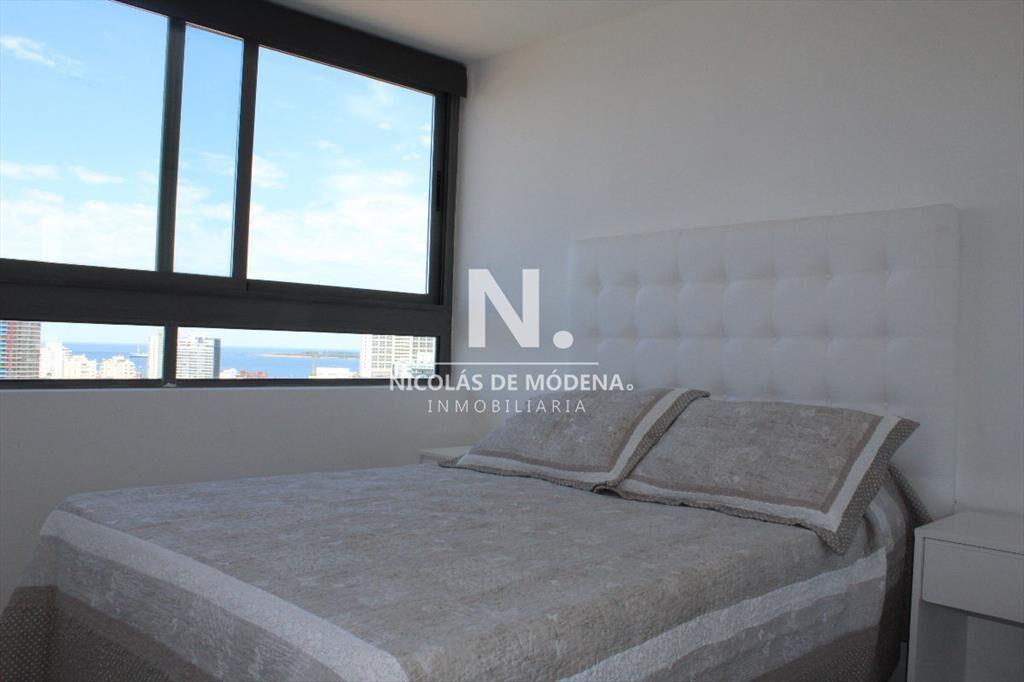 Apto 2 dorm, 2 baños y balcón