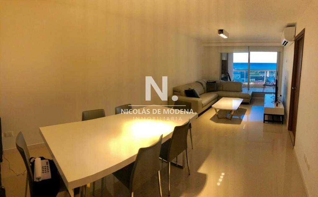Apartamento de 3 dormitorios con parrillero en a