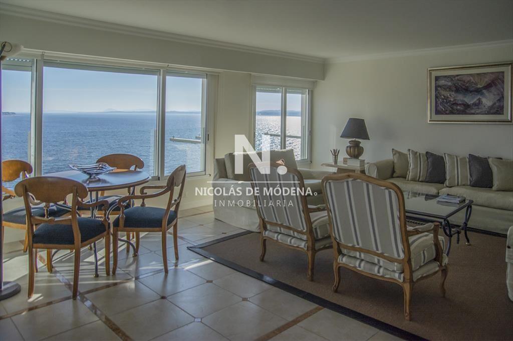 Torre frente al mar, departamento en venta, 3 suites. Punta