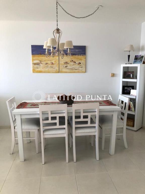 Apartamento de 2 dormitorios en mansa.