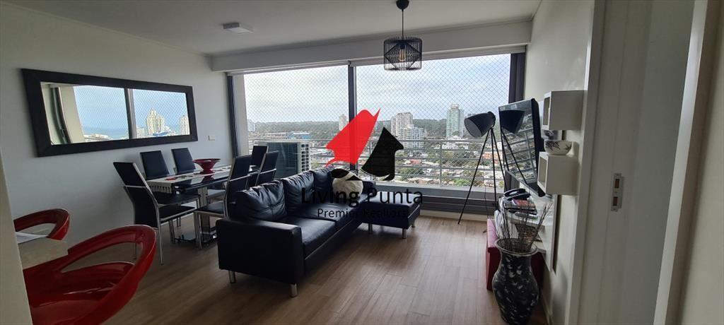 Apartamento en piso 19