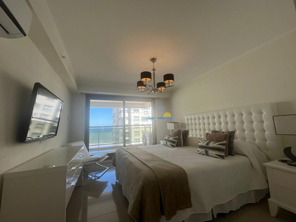 Apartamento en Venta de 3 dormitorios en Punta ,