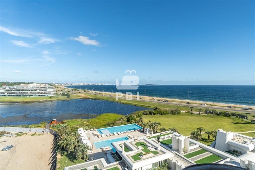 Venta de Espectacular Apartamento frente a la -