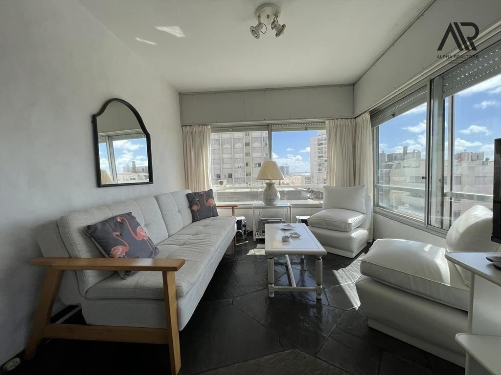 Apartamento en venta c/ cochera en Península