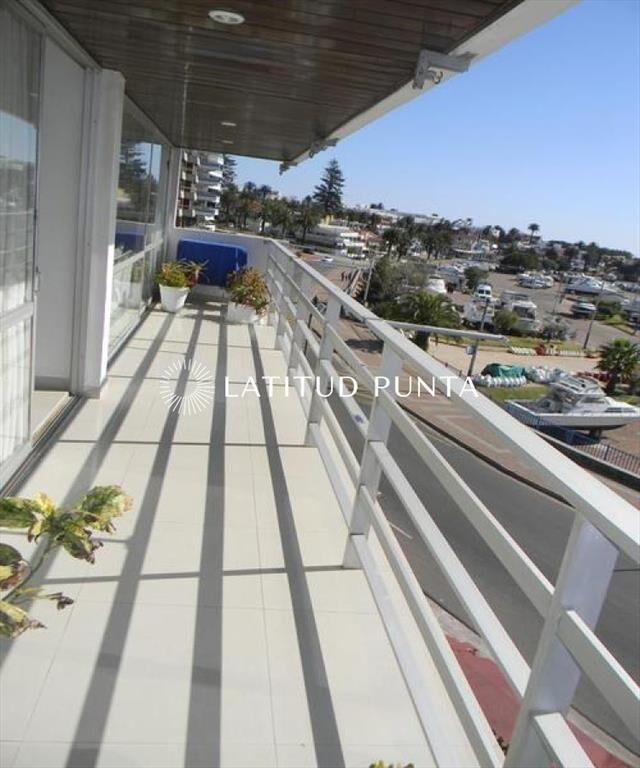 Apartamento frente al Puerto