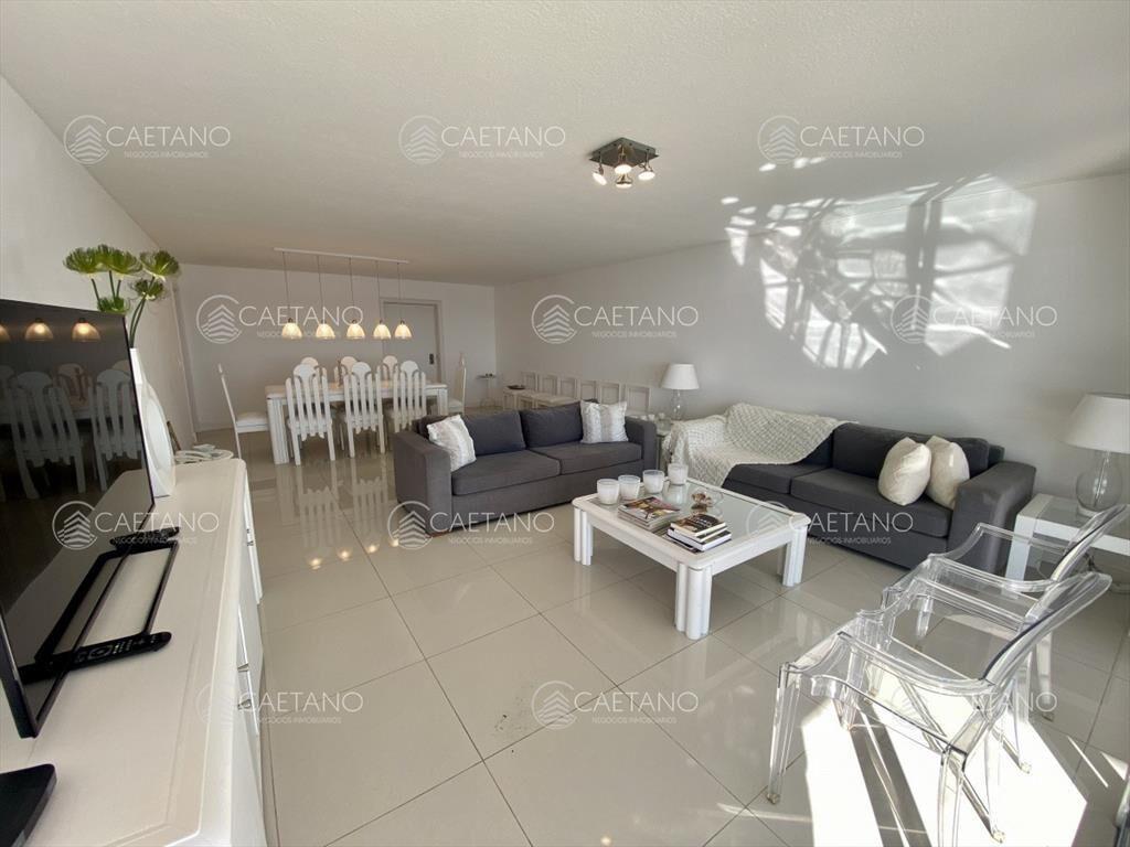 Venta apartamento 4 dormitorios playa mansa Punta