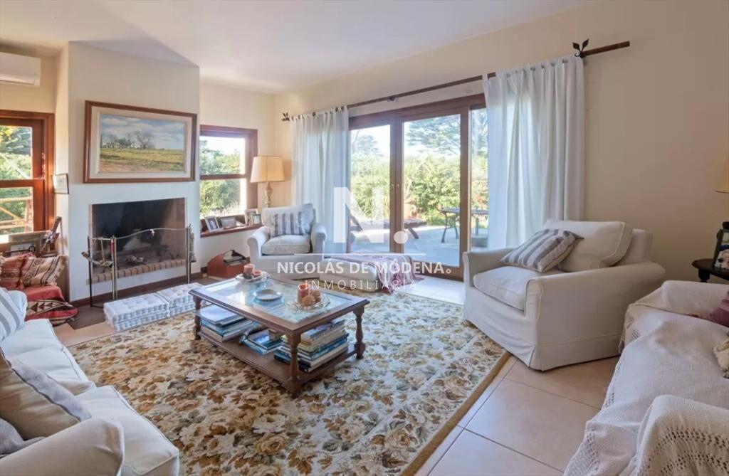 Espectacular chalet a pasoa del mar. San Rafael,