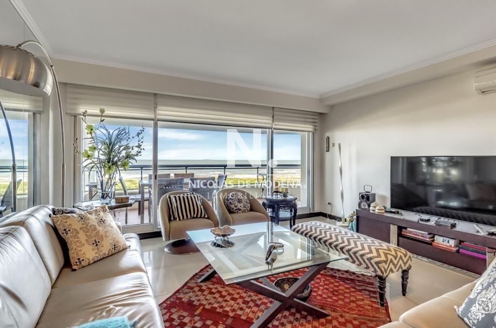 Venta Apartamento en Punta del Este Torre Lobos