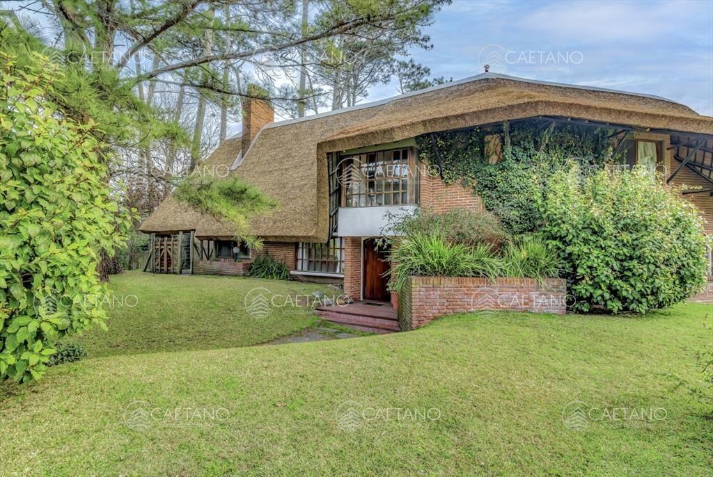 Venta de casa de 4 dormitorios. Pinares, Punta del Este