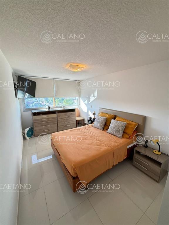 Apartamento de 2 dormitorios en Av. Roosevelt, ,