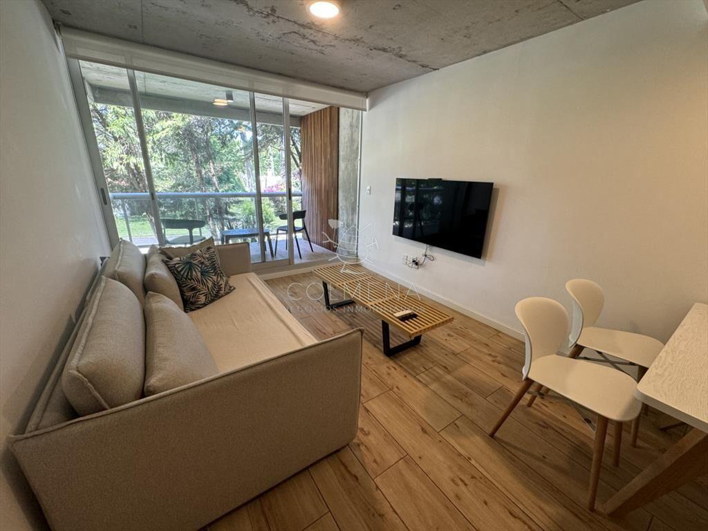 Apartamento en venta de dos dormitorios en Punta