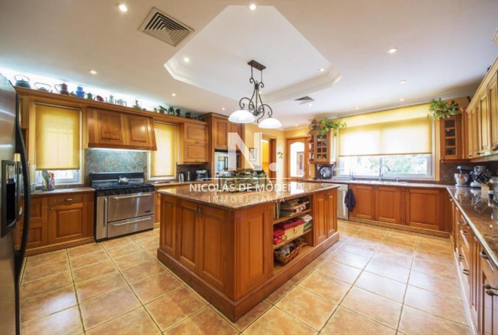 Casa en Beverly Hills de 4 Dormitorios en Punta