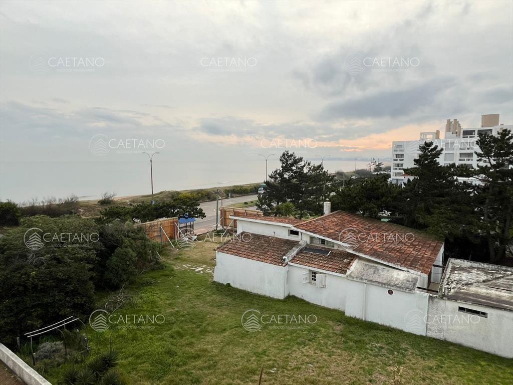 Apartamento en venta en Playa Mansa, punta del