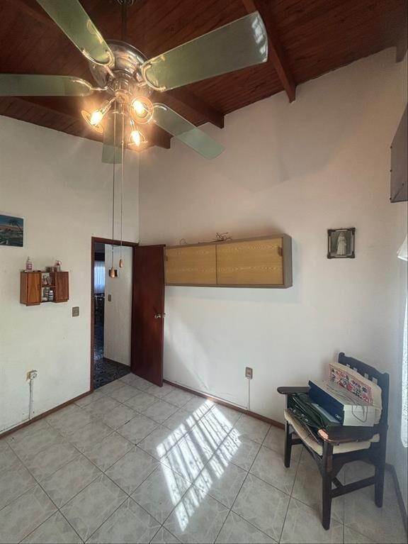 Casa, gje, galpón de 220 m2 y terreno de 1475 m2