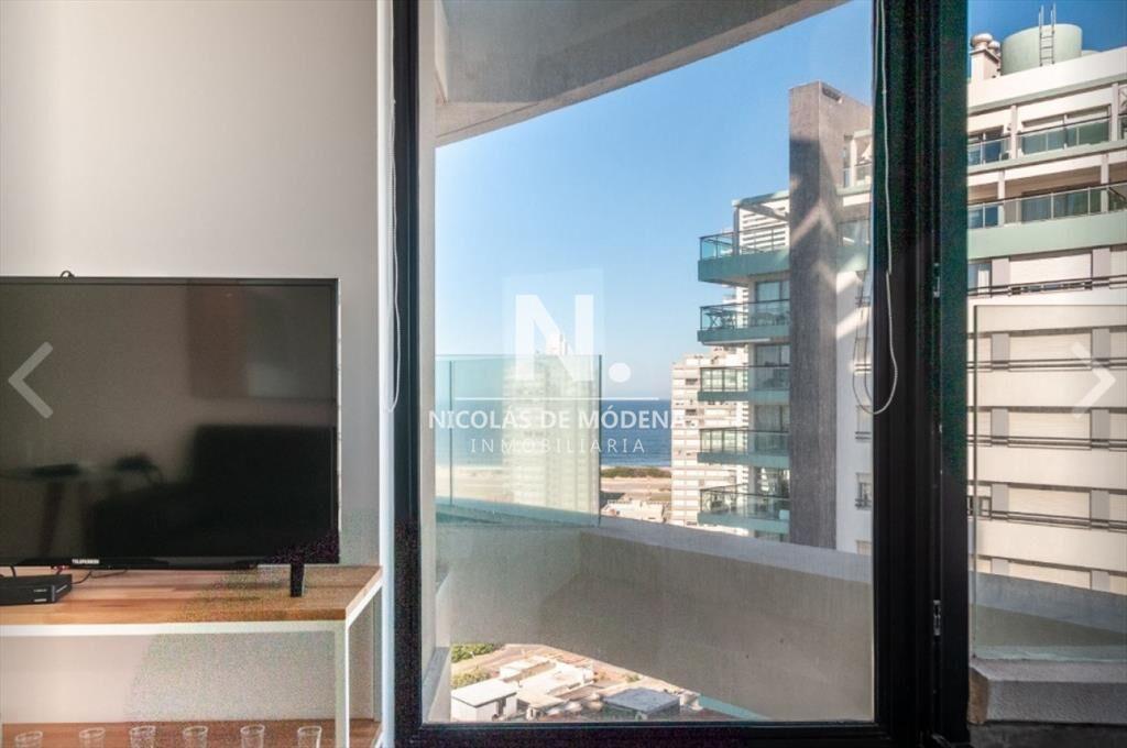 Iluminado y amplio departamento en venta de 1 y