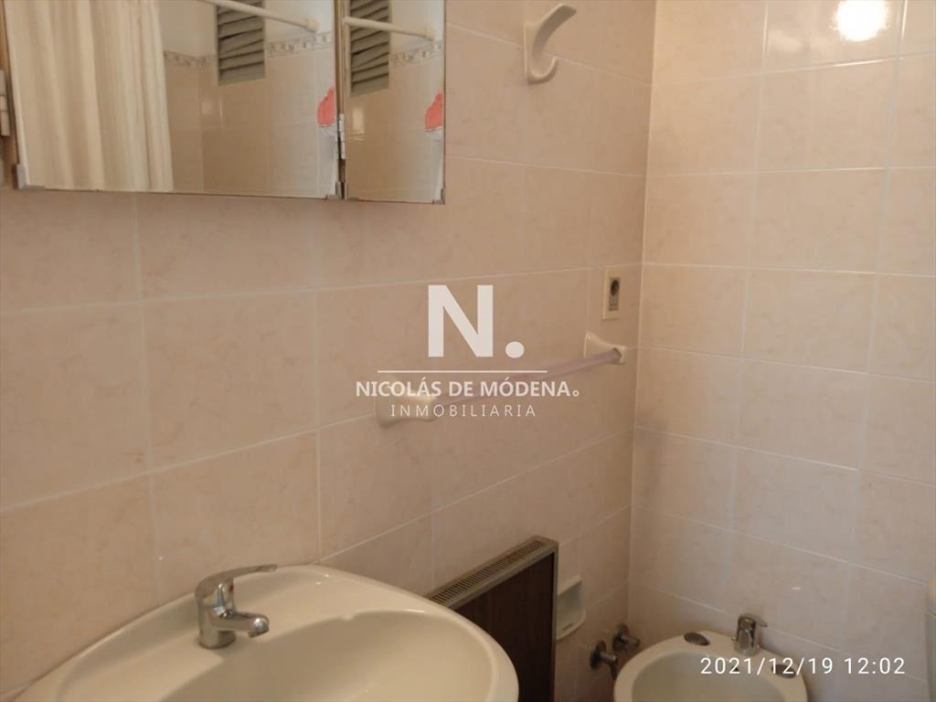 Apartamento en Peninsula. Edificio con mucama y