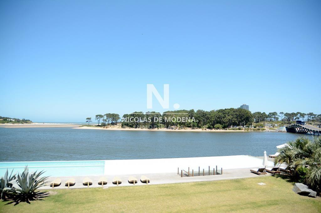 En complejo unico con vista al arroyo y mar. del